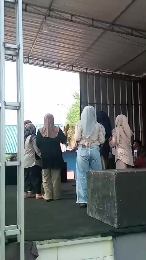 @de.naz25