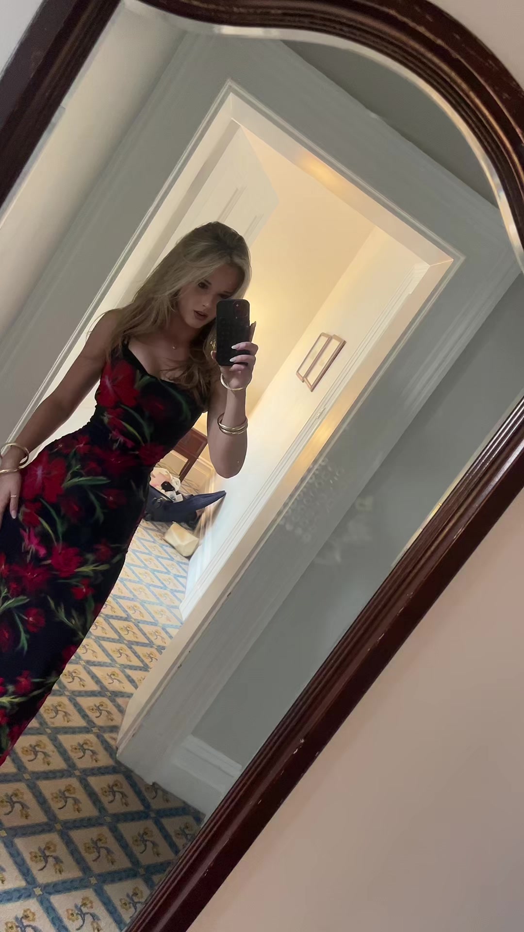 @laurabb