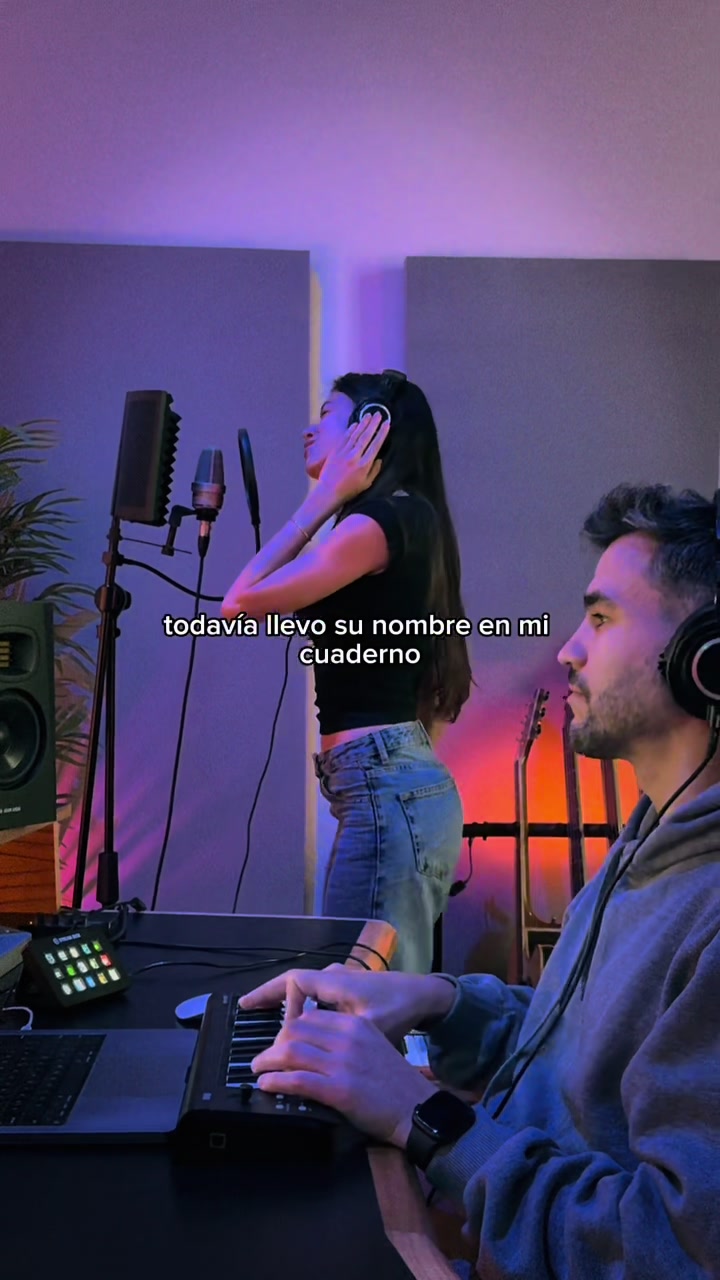 @Agapornis