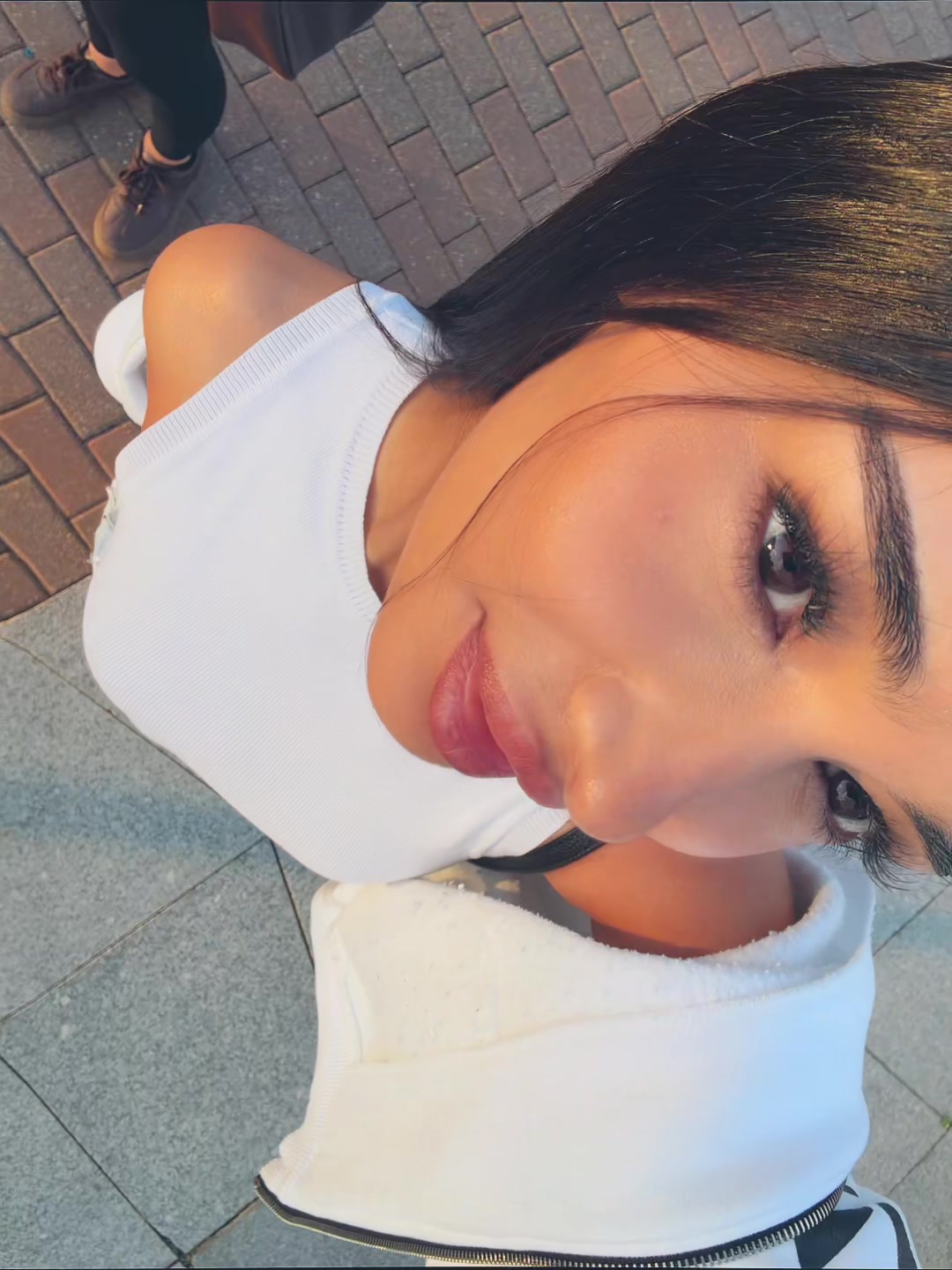 @MRJ