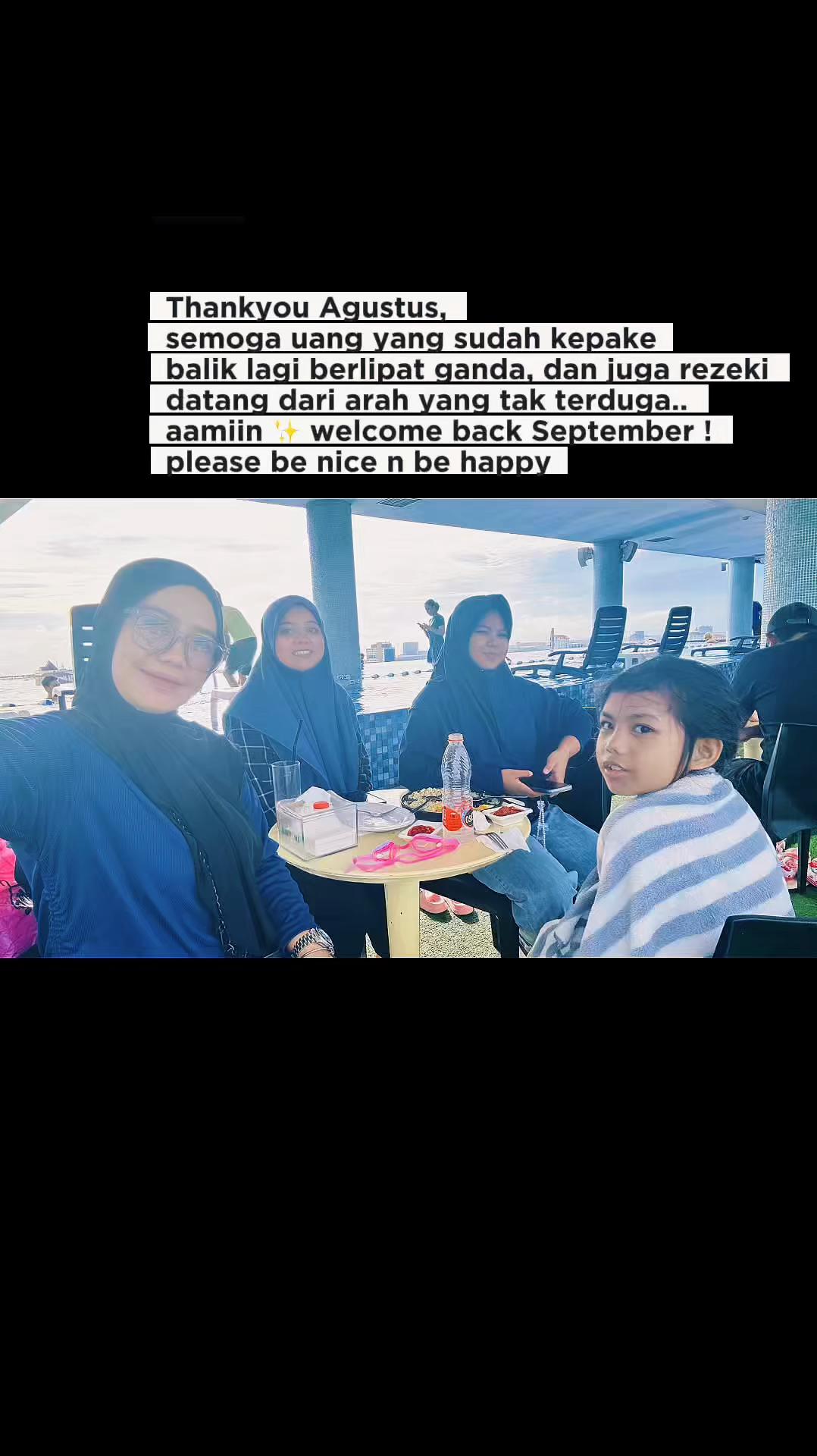 @J 🐬