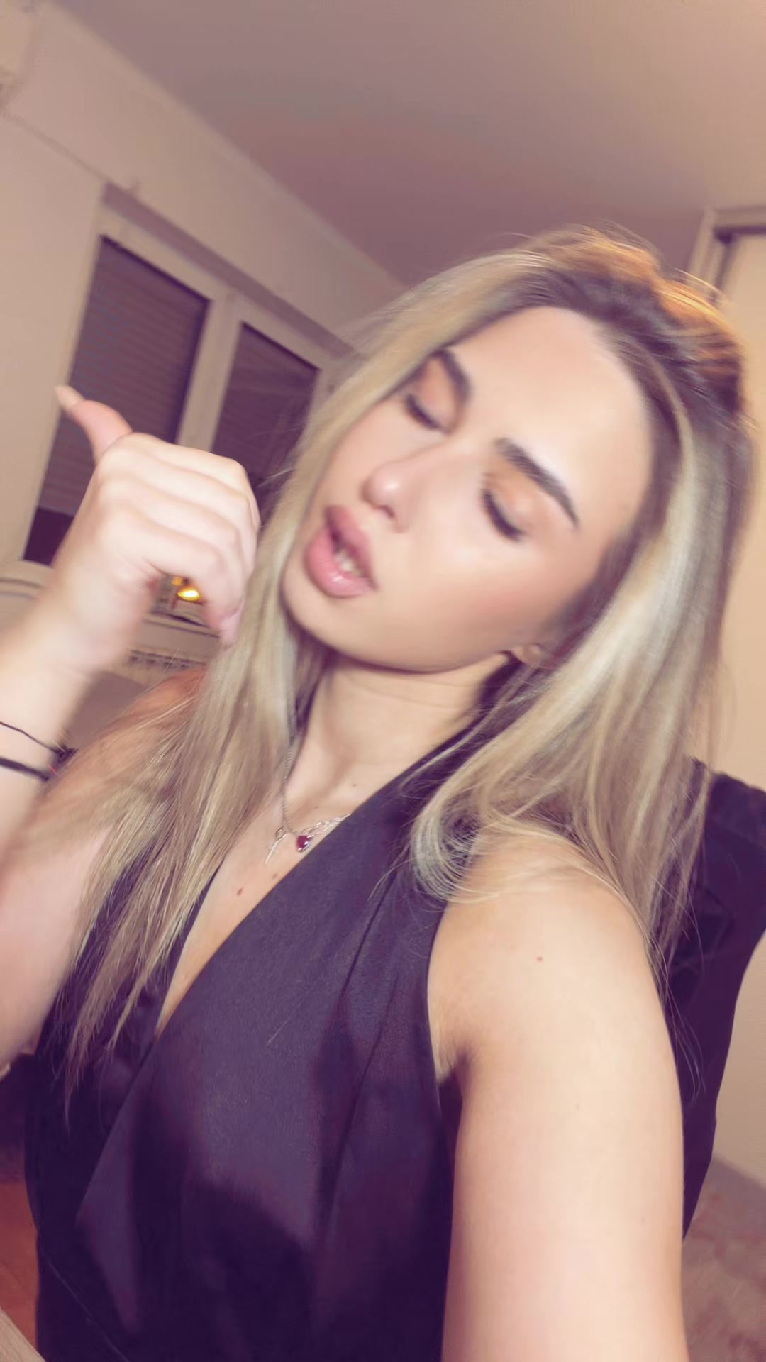 @S R