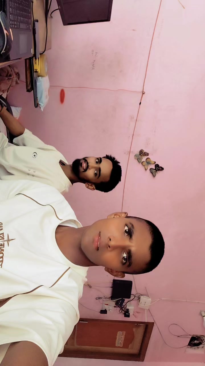 @Çhriŝ_Ɗhañüķ 🥋
