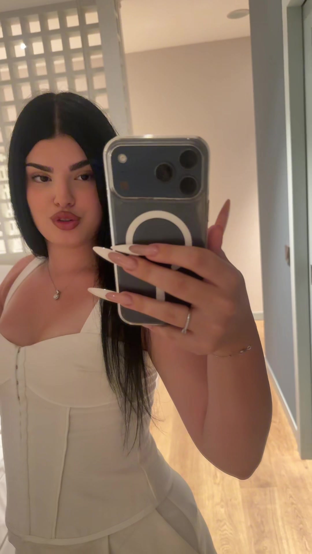 @borazeka_