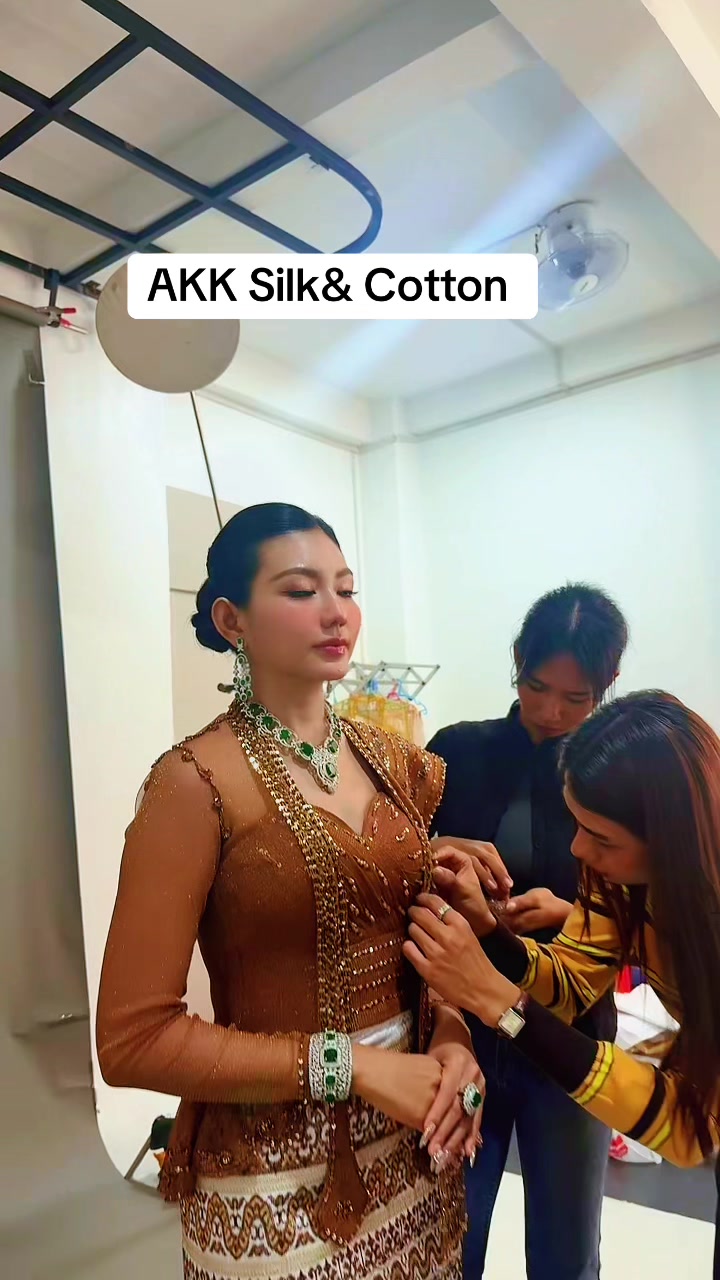 @Akk Silk (official account)