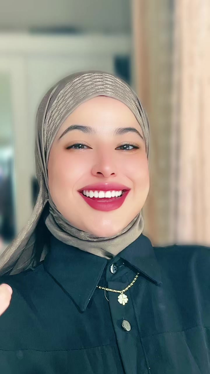 @بثينة شيبان Bouthaina Chibane