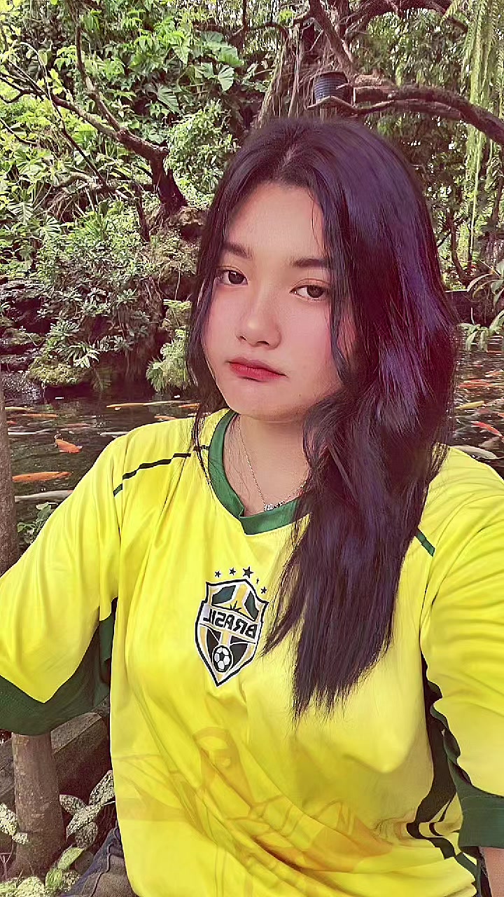 @🦋. ( Zun Lay ).❤️