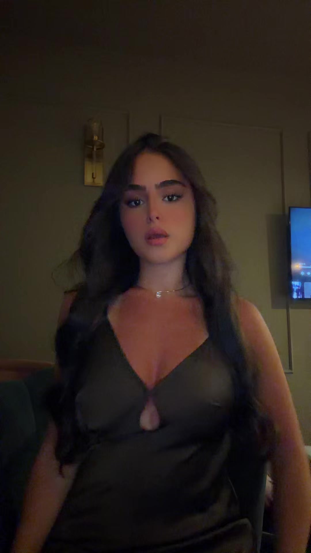 @שירז רחמין | מעצבת גבות וריסים