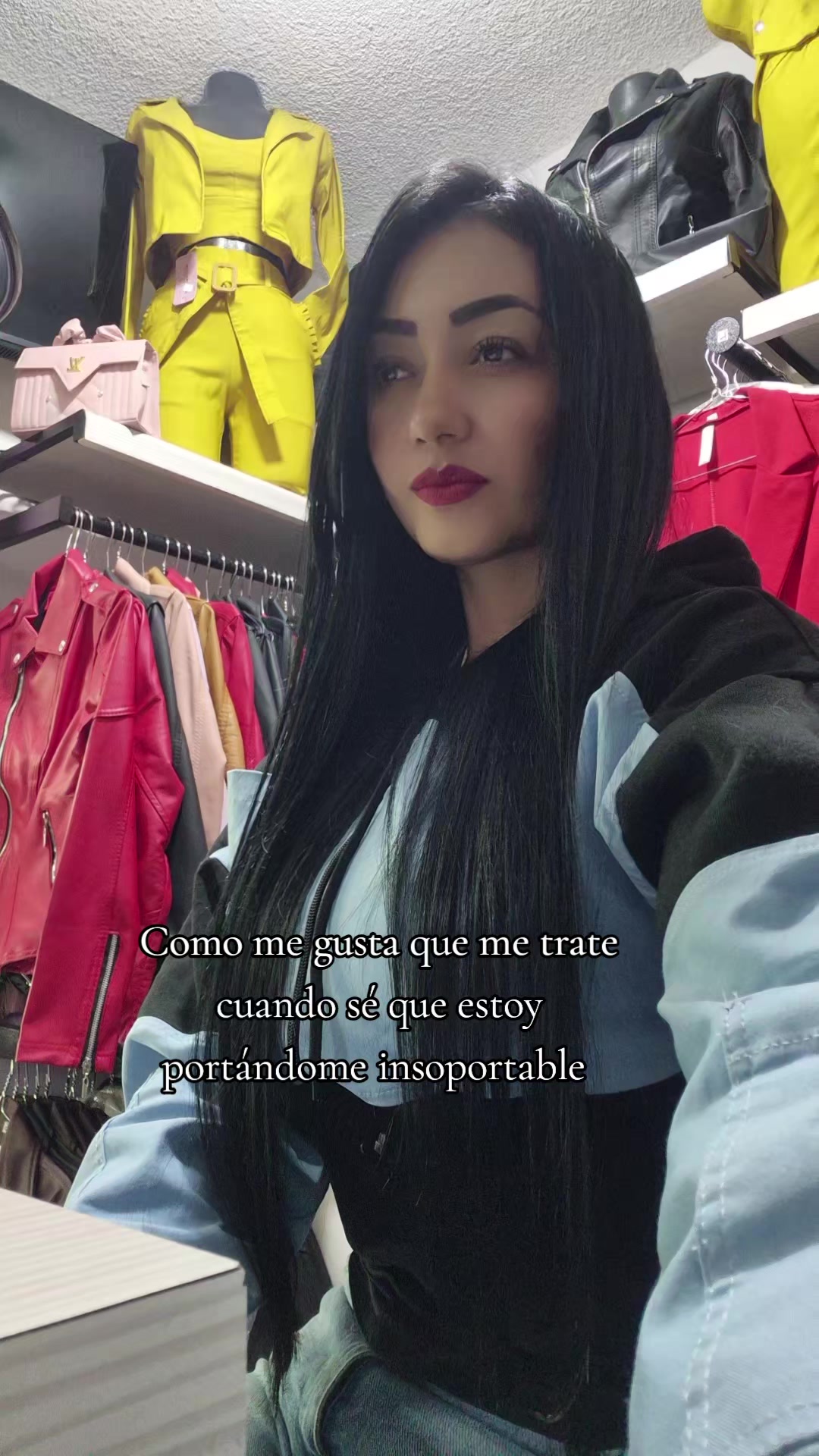 @Julie Vanesa . Te sigue