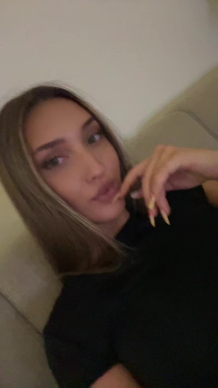 @𝓔