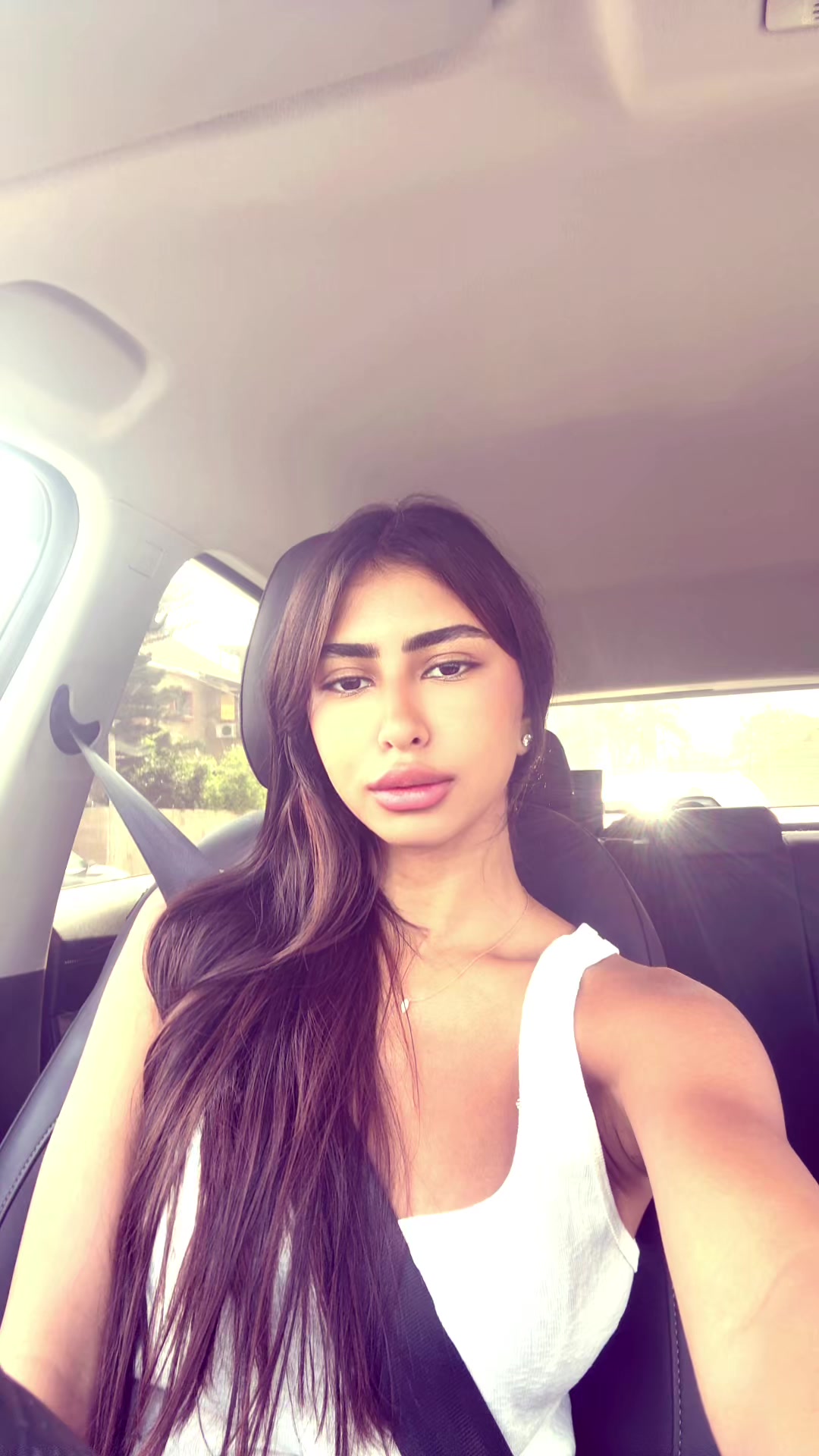 @אביב מרדכי | מדריכת ציפורניים