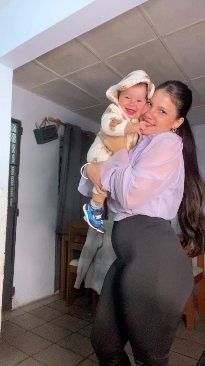@Correa correa🍓💙❣️✨