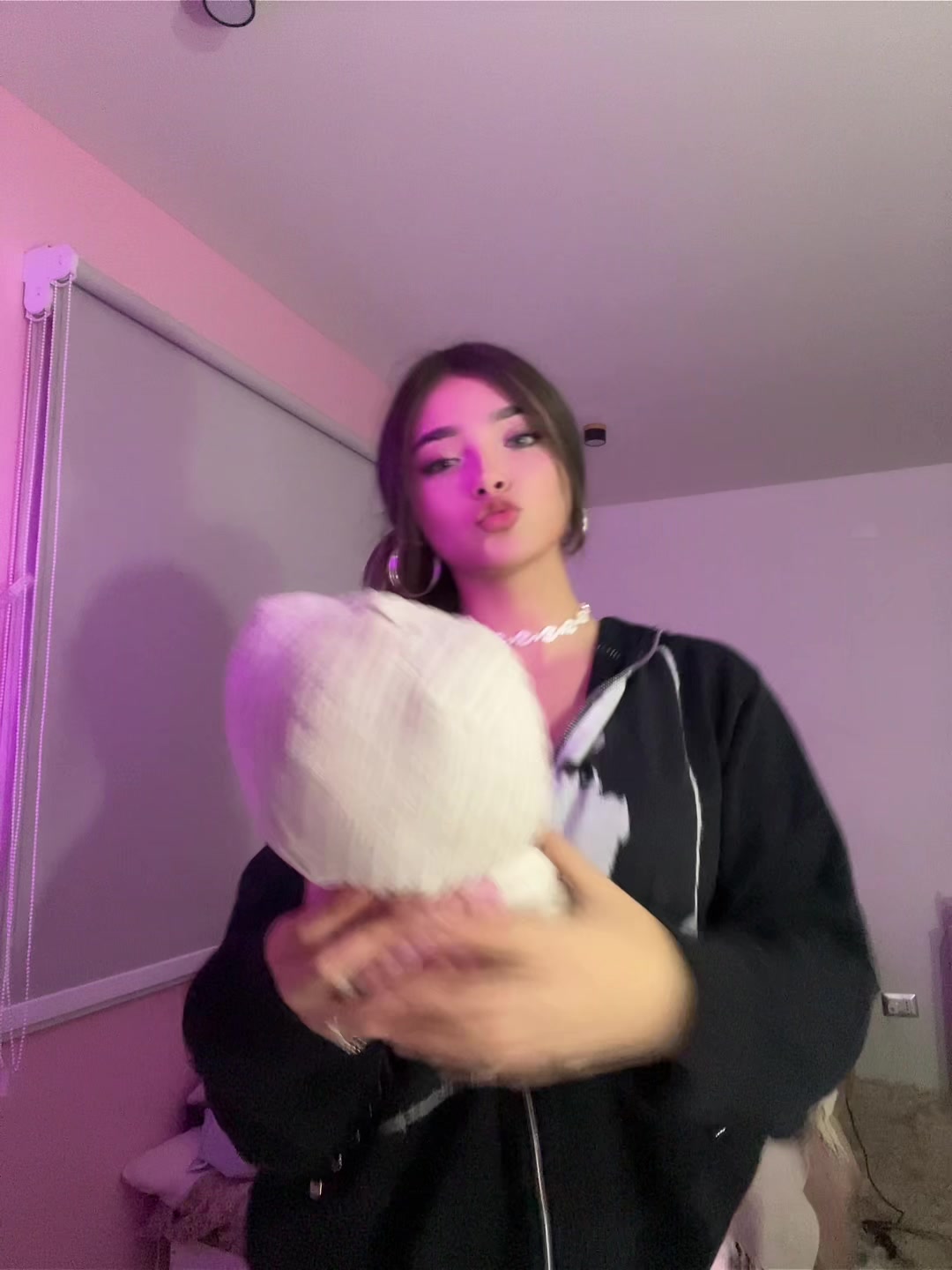 @𝒮𝒽𝒶𝓁𝑜 🩶