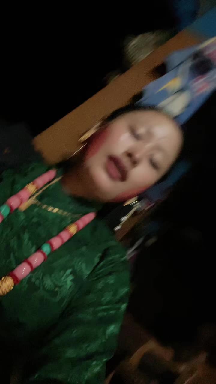 @अस्मि गुरूङ्