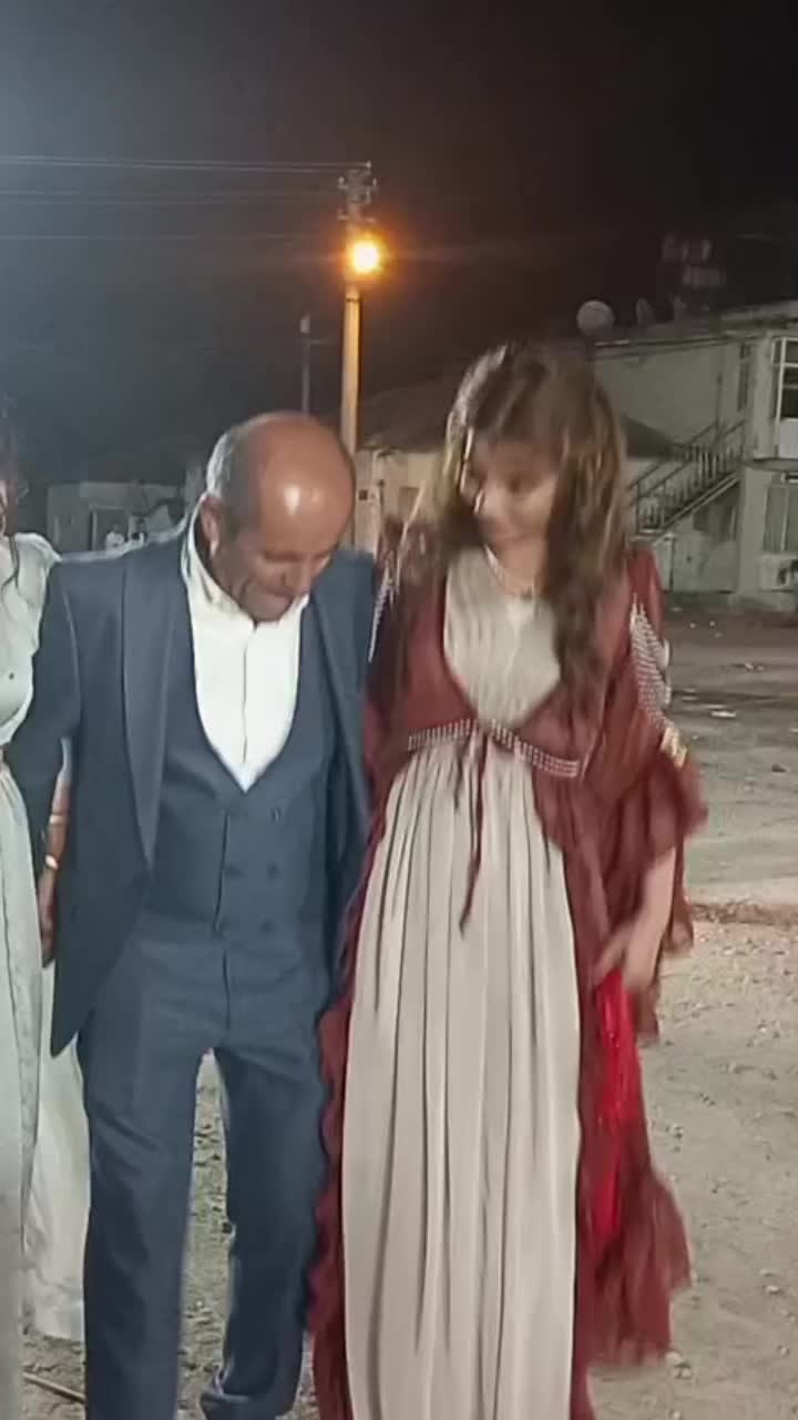 @emoş