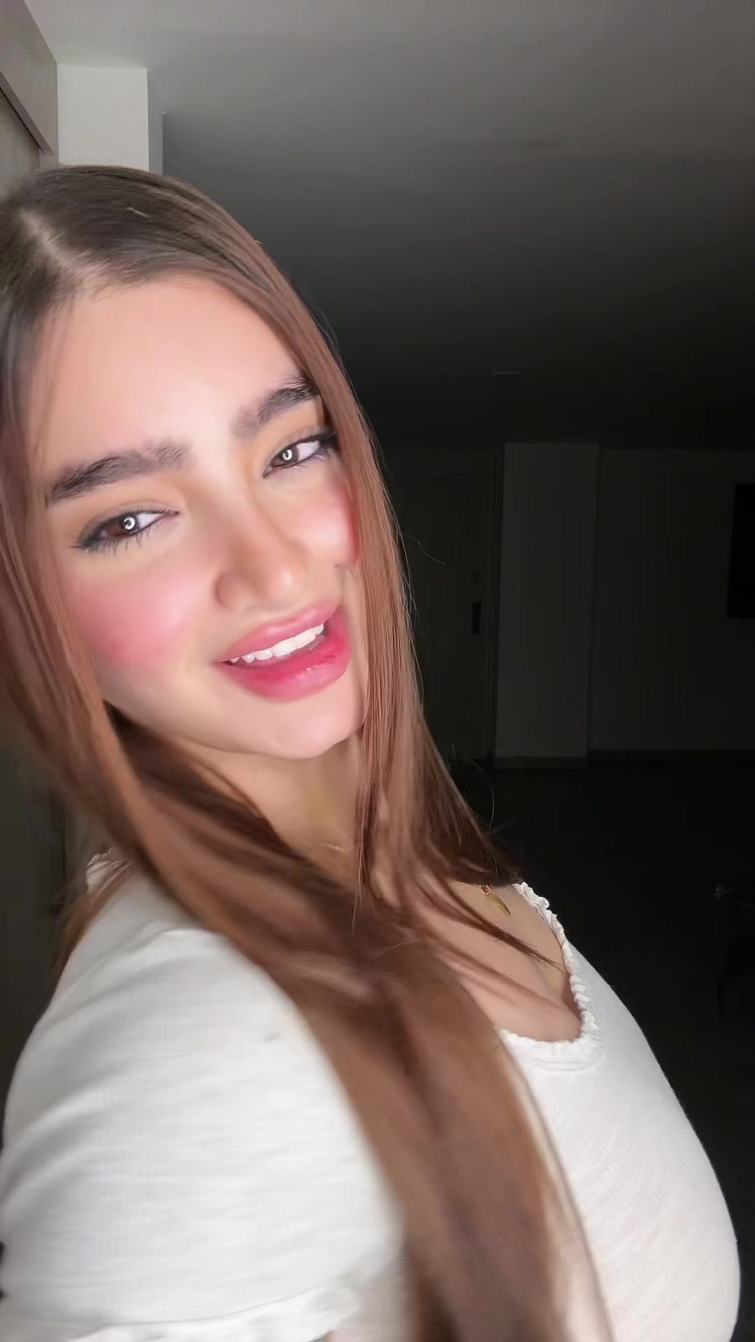 @LAURA SAHAR