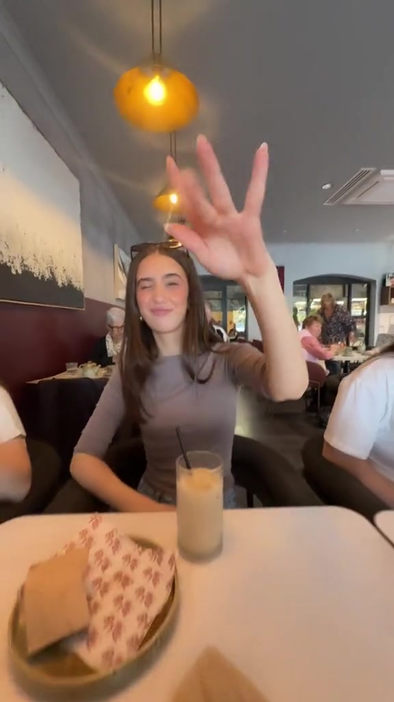 @GirlsWhoGoon