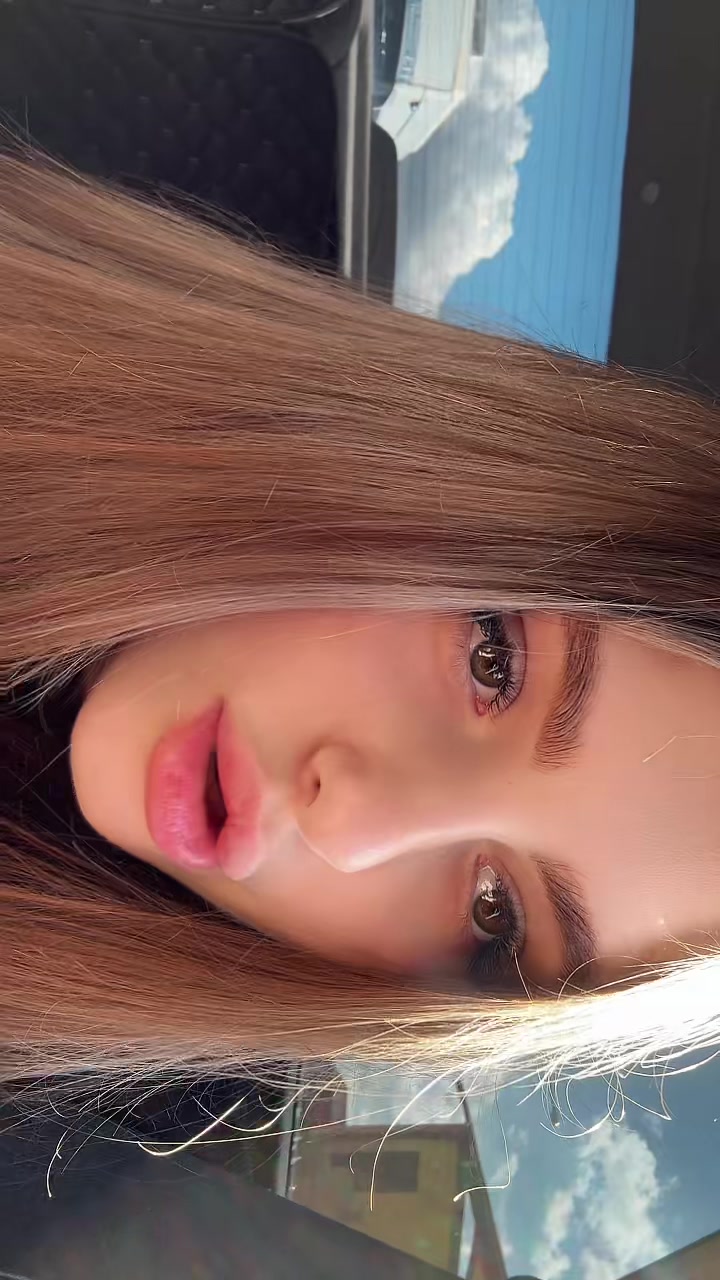 @lilyglooss