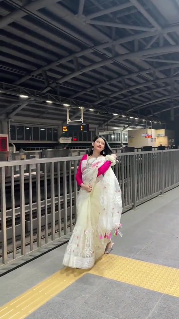 @🦋Moon Mehraj👸🦋