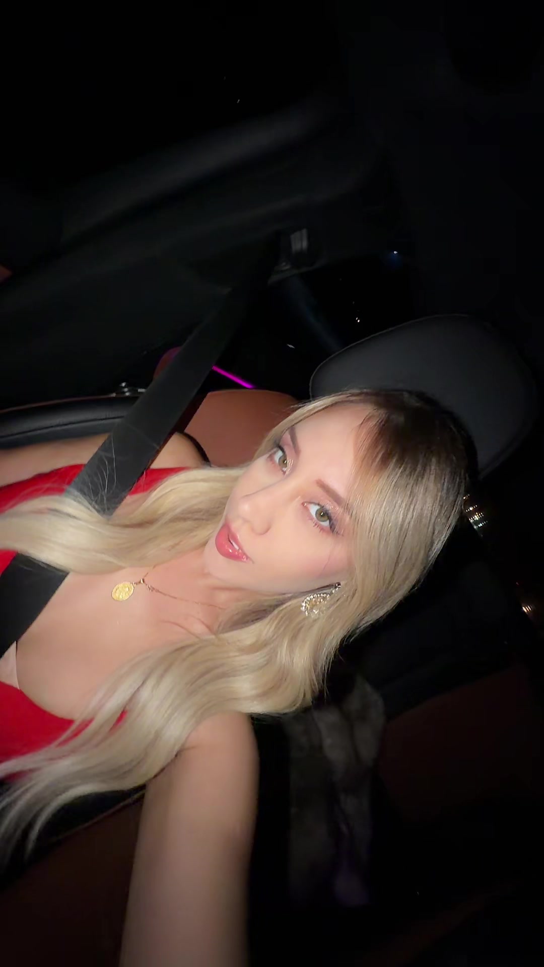 @Nicole Sens&eacute;b&eacute;