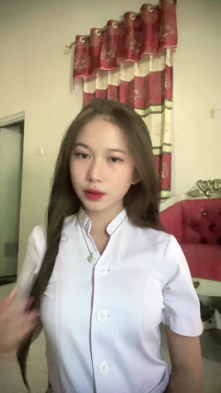 @𝒱
