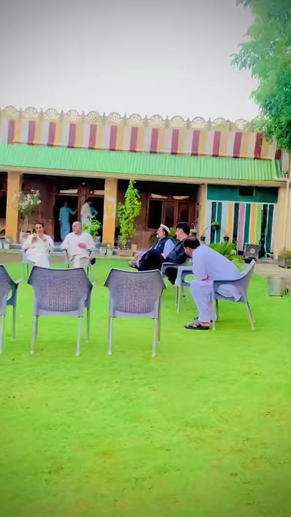 @akhonzada_chattan