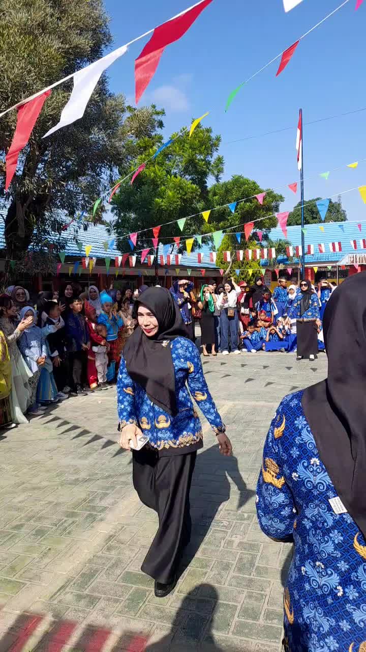 @Ayu Utami