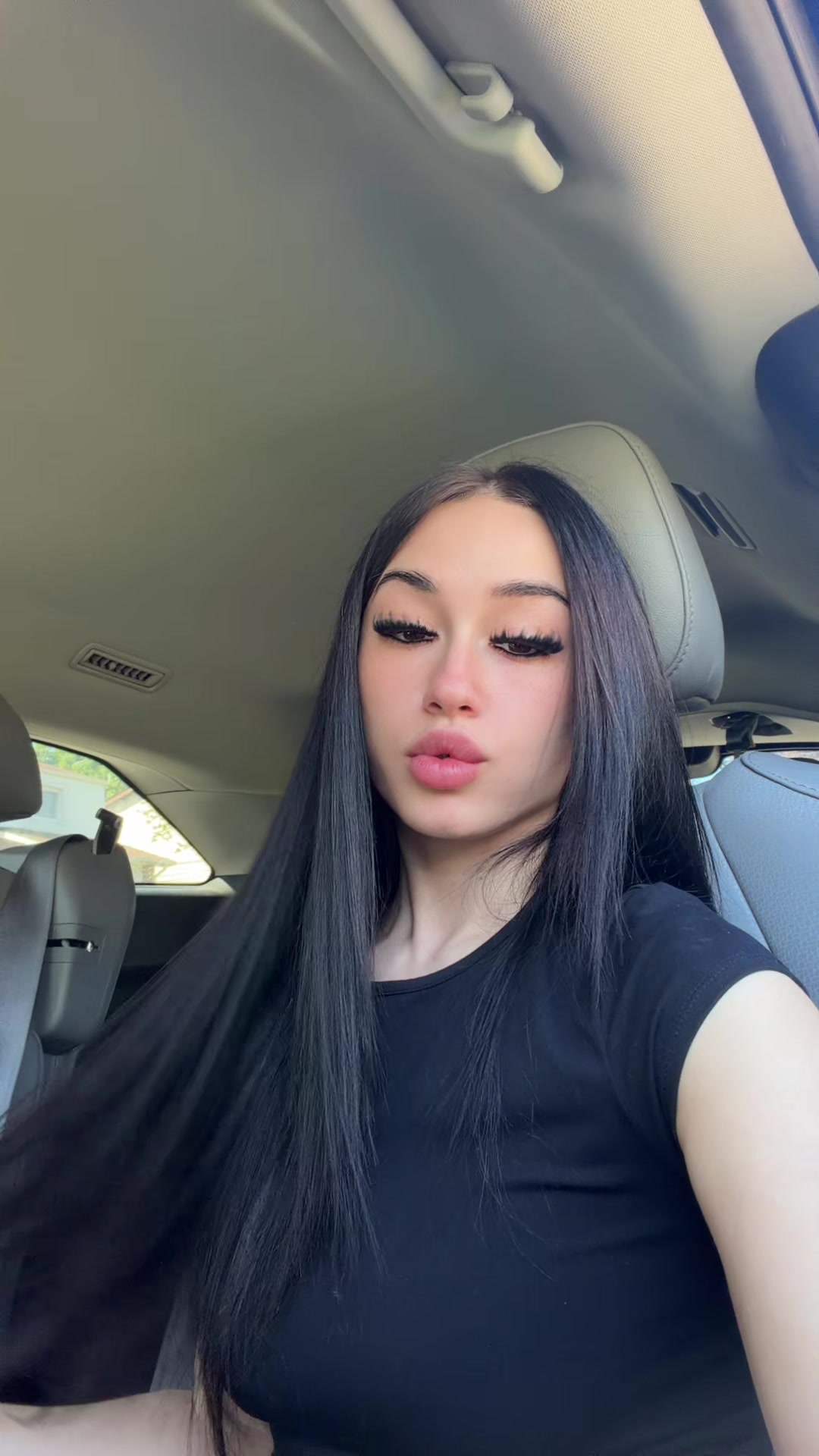 @layy<3