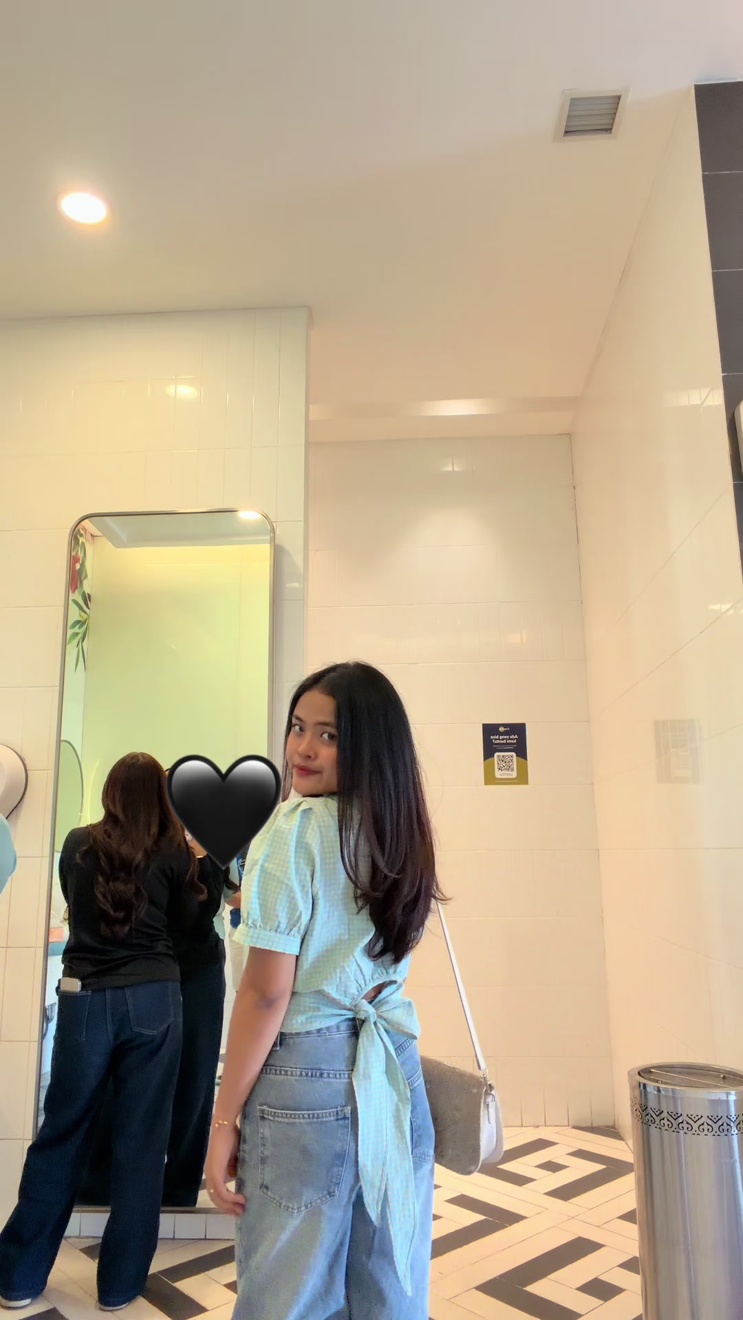 @yen&mdash;&bull;★