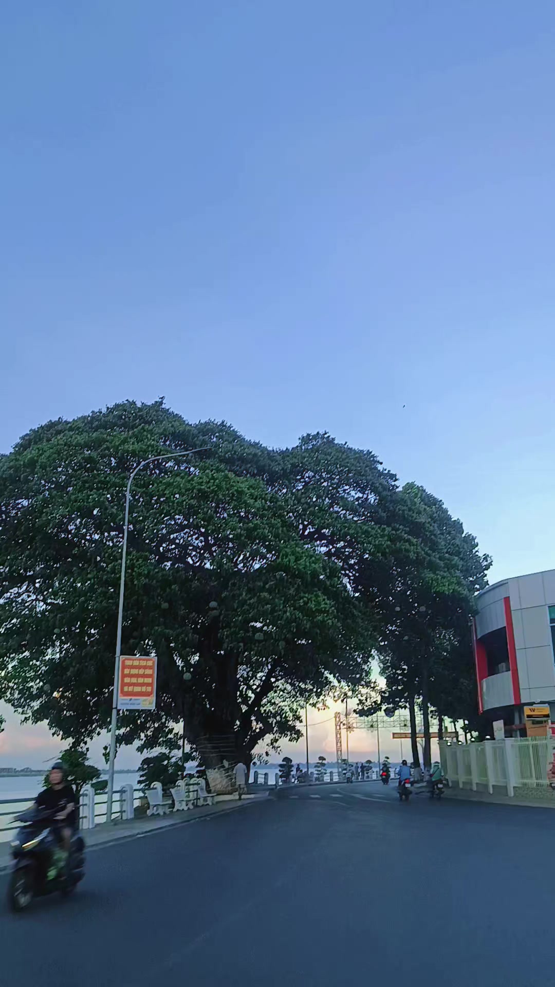 @Nhà Xe Tấn Tài An Giang