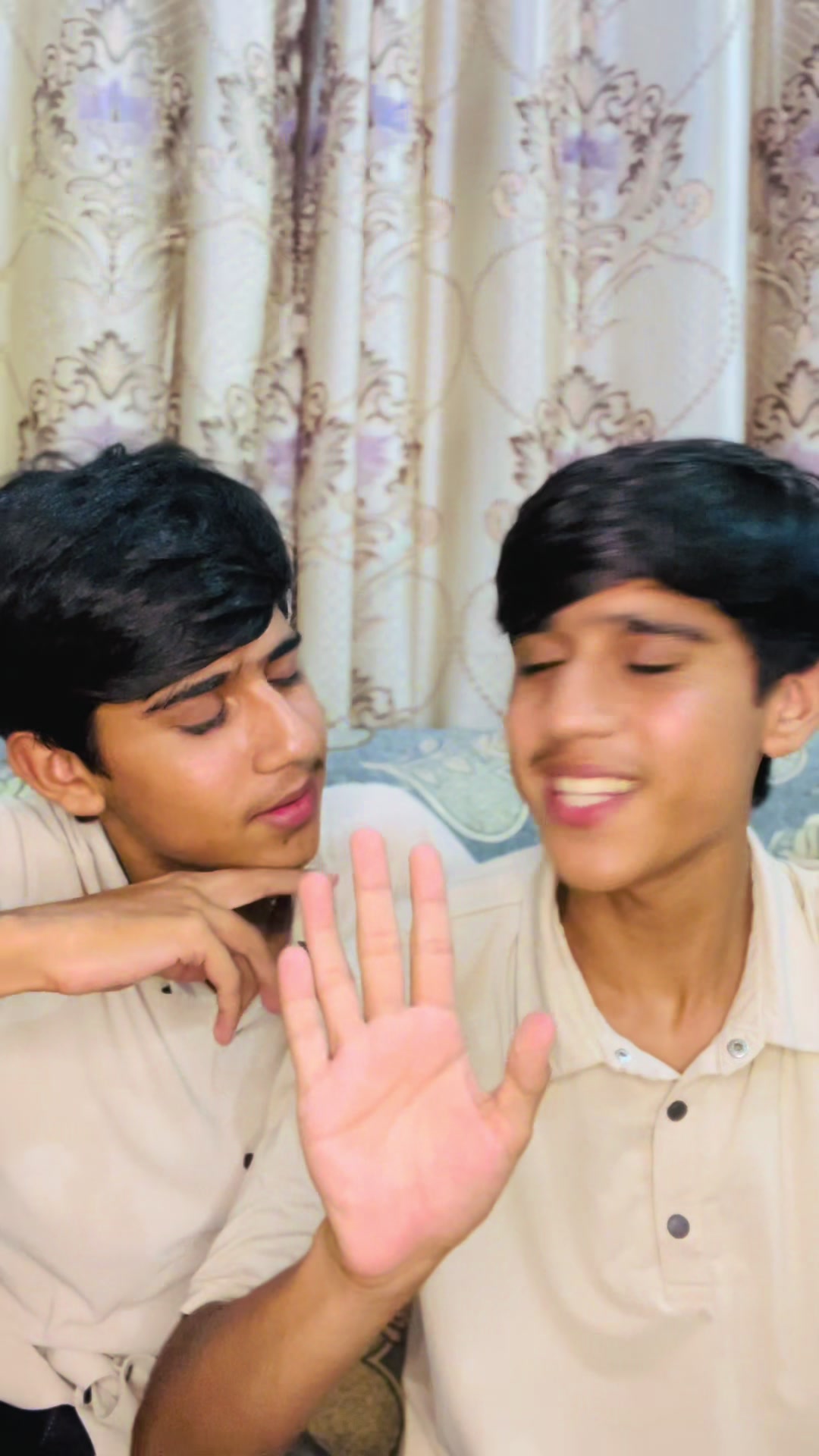 @♥️Twins👬 is live