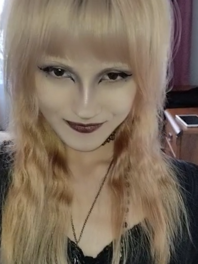 @Мышка🦇