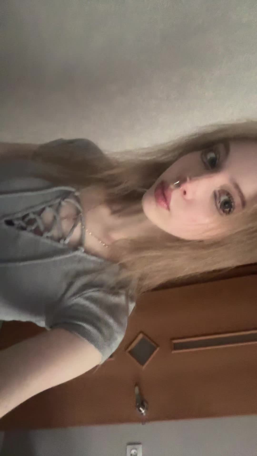 @>_*