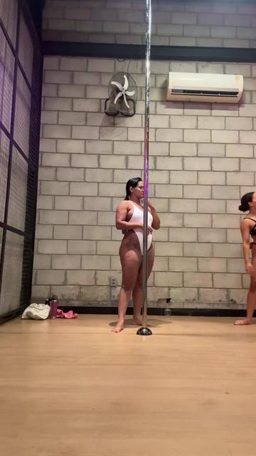 @Kathita | Pole Dance