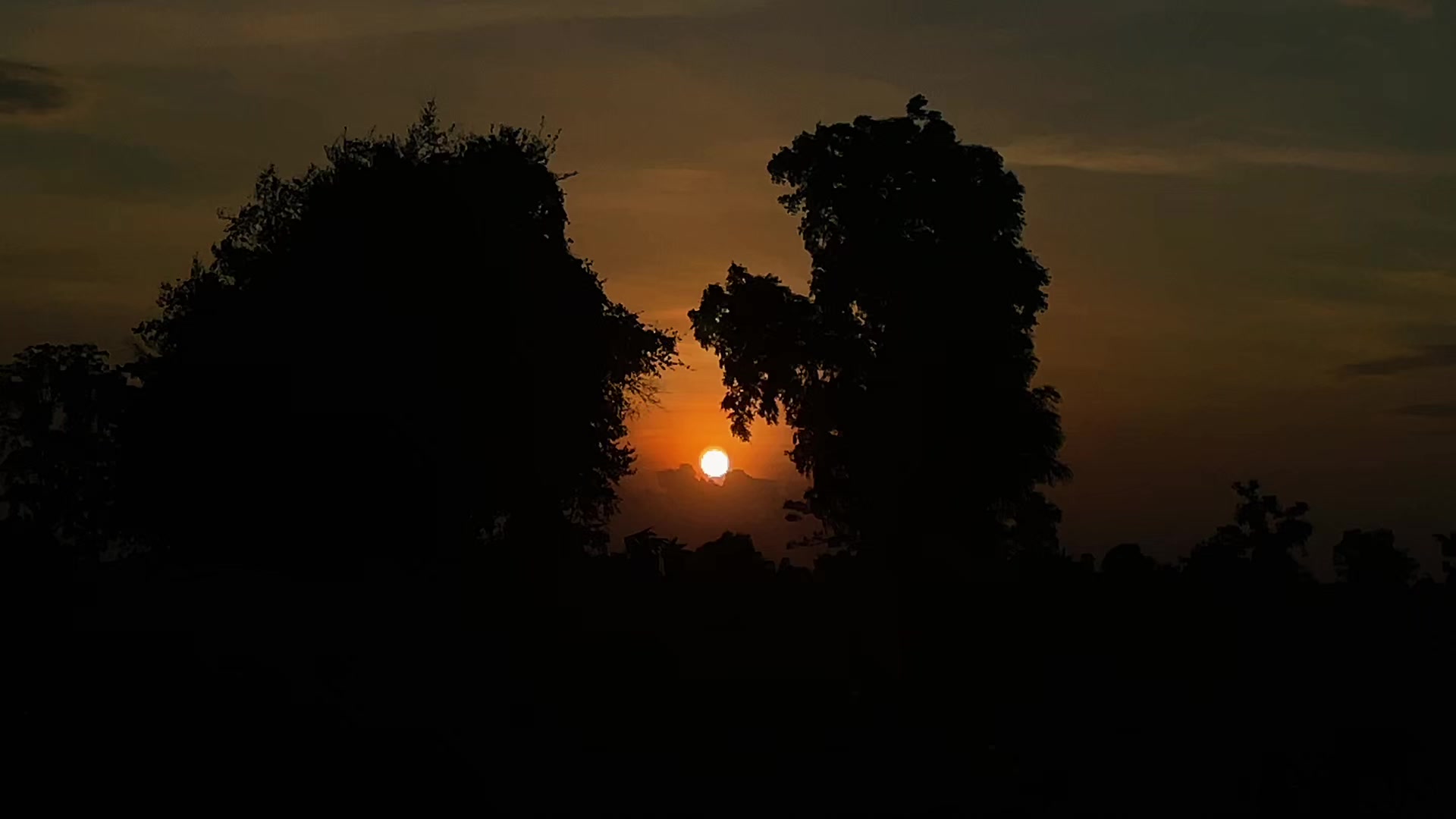 @HENG-ហេង៚ 🌾🌅💛
