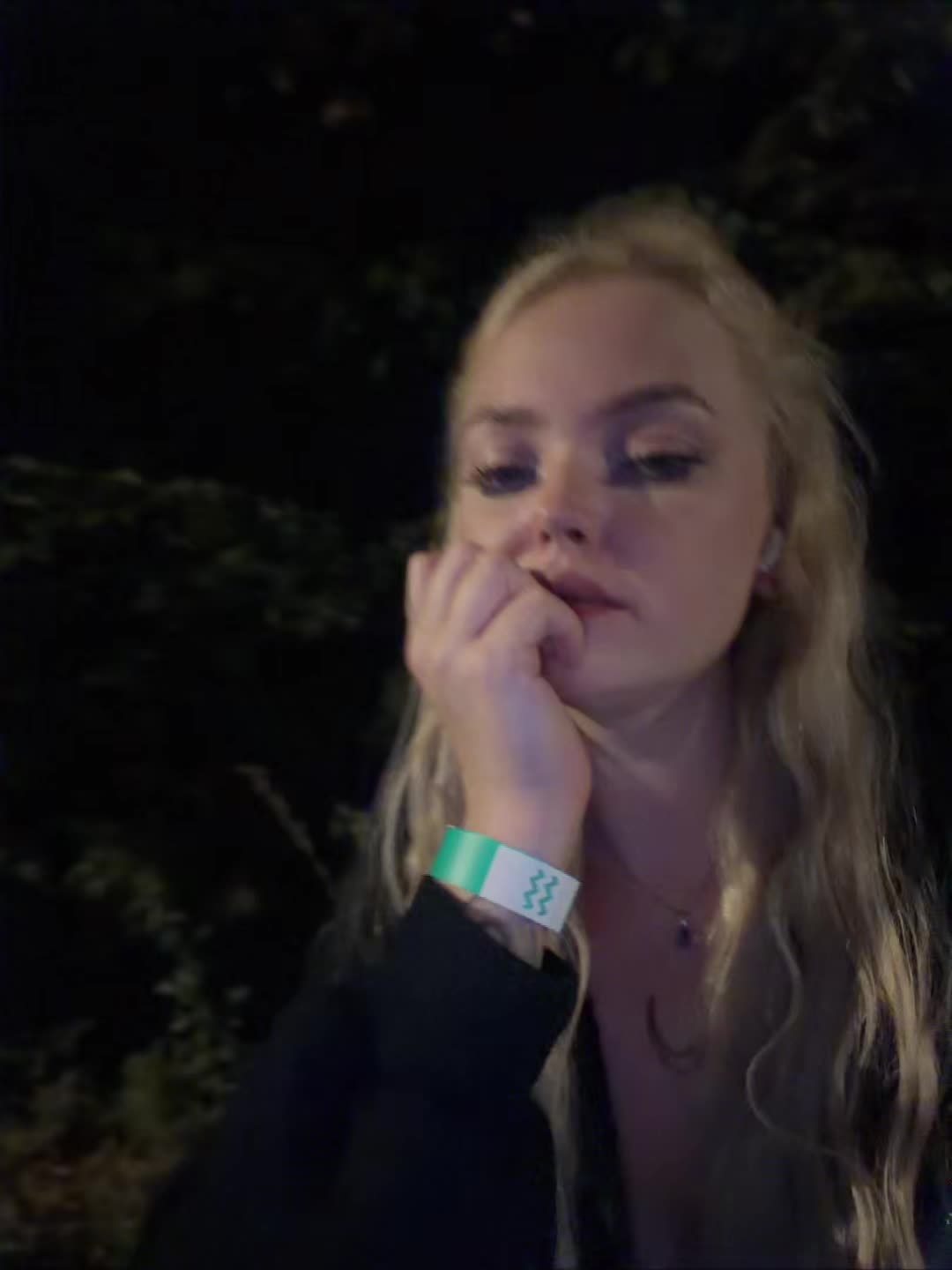 @Waifu