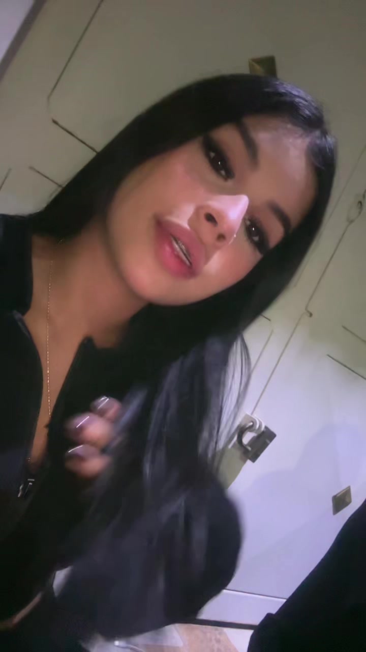@𝐕🧸