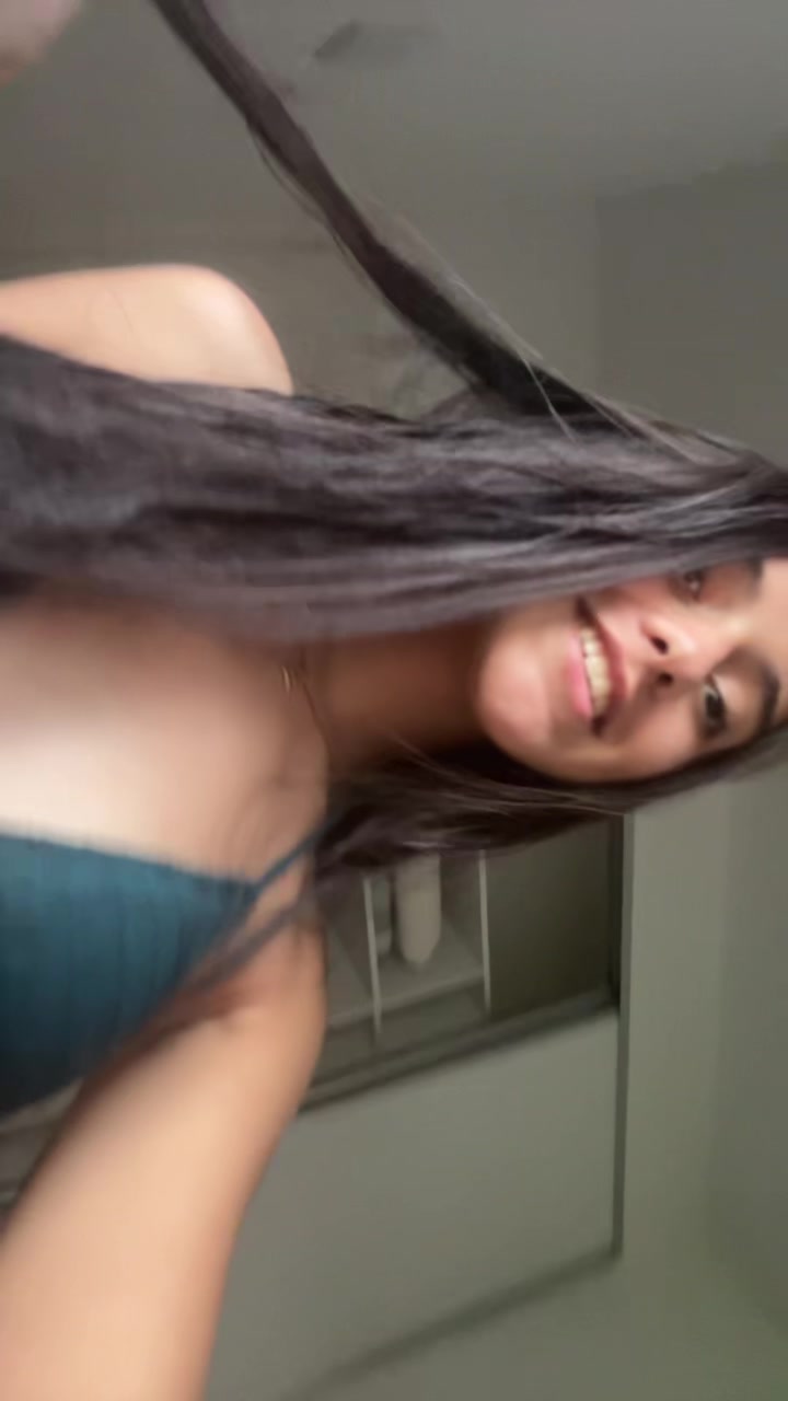 @🦦
