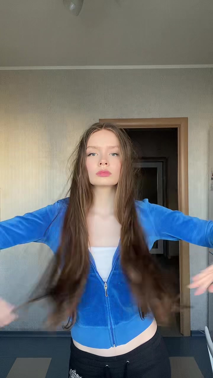 @юля