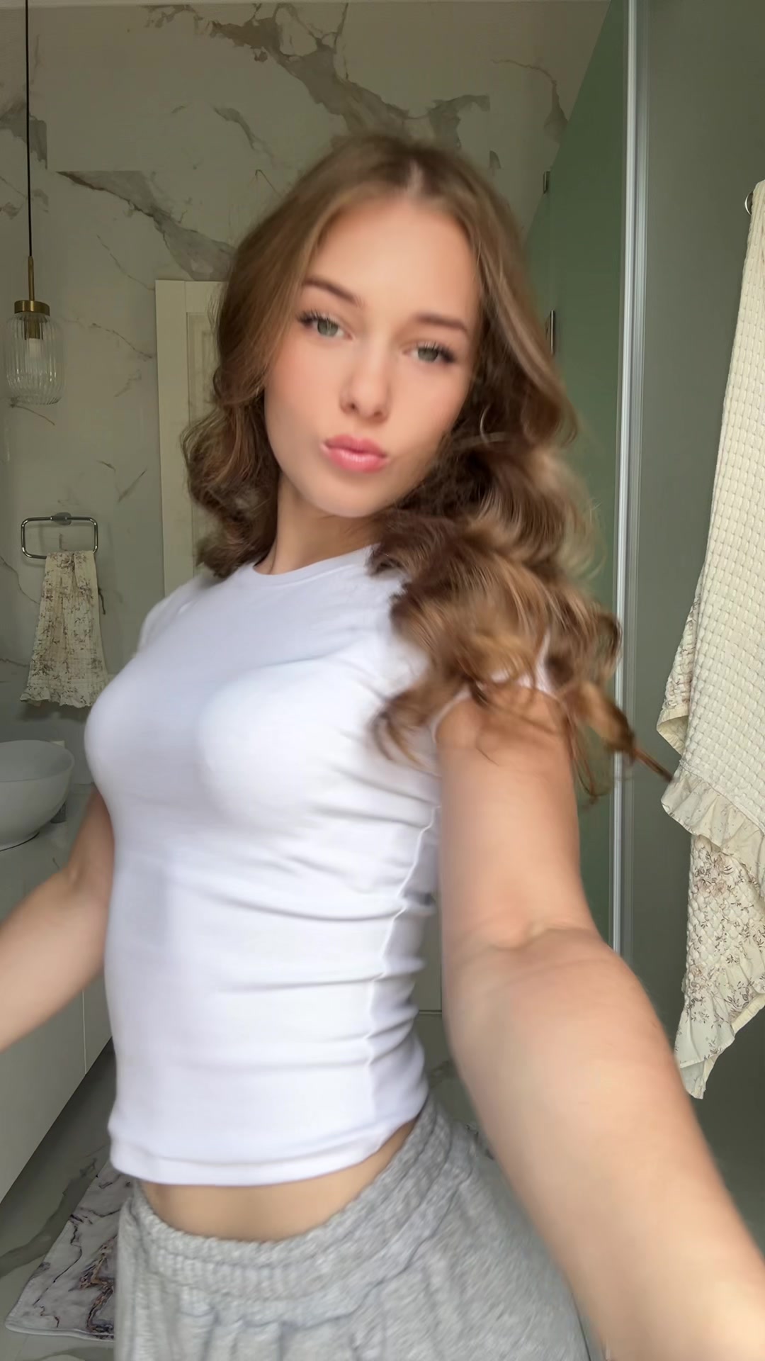 @Mavashass