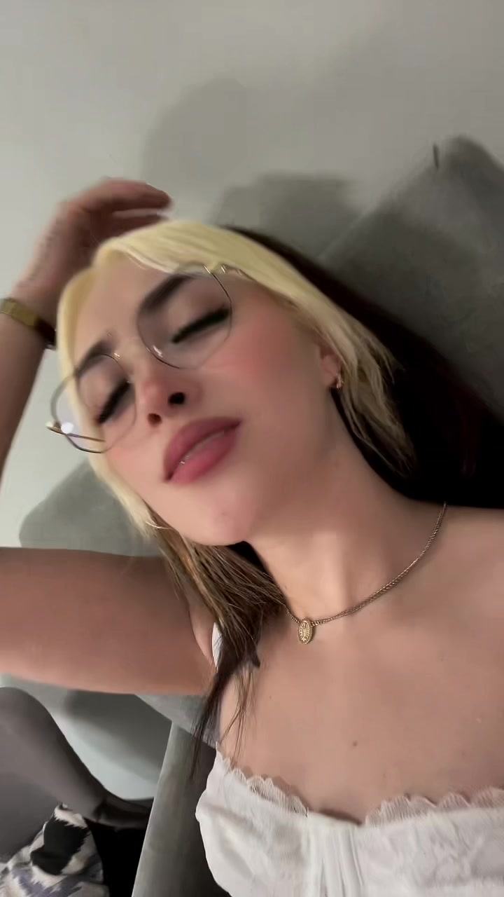 @Roxana De La Rosa Nu