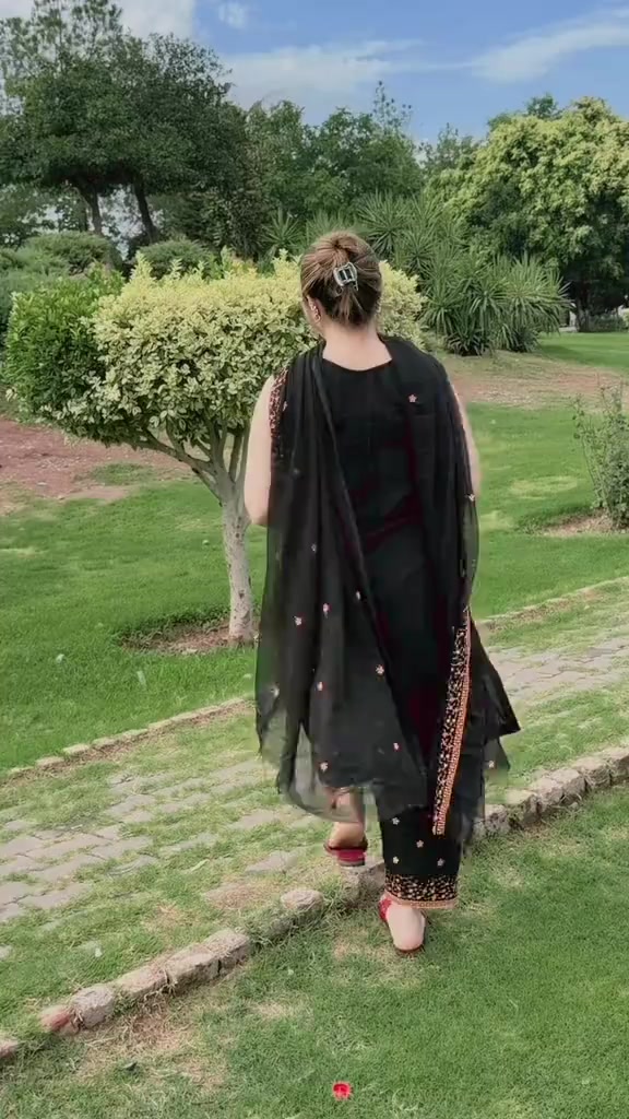 @🦋ROopa Naaz💔🖤🥀🥀🖤❤️🩹