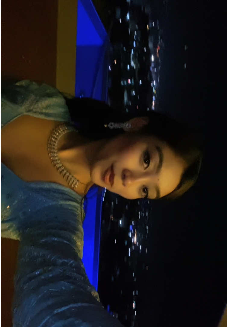 @🍸