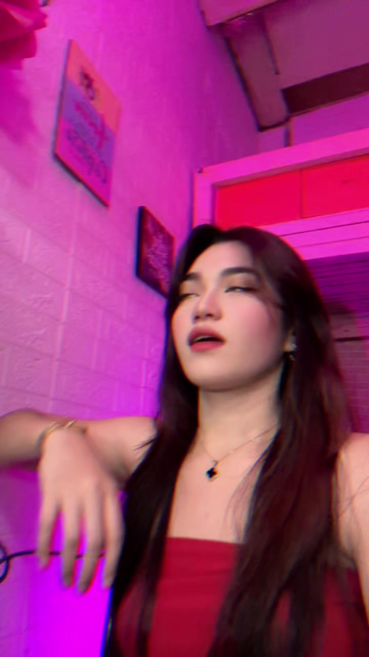 @Seleneee
