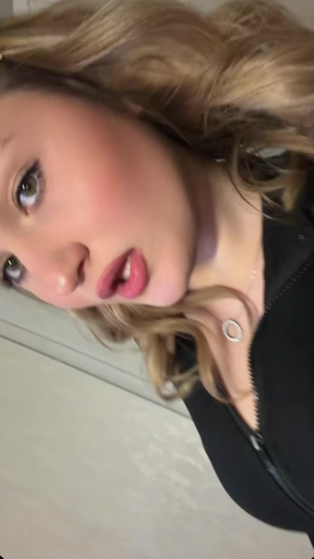 @вика