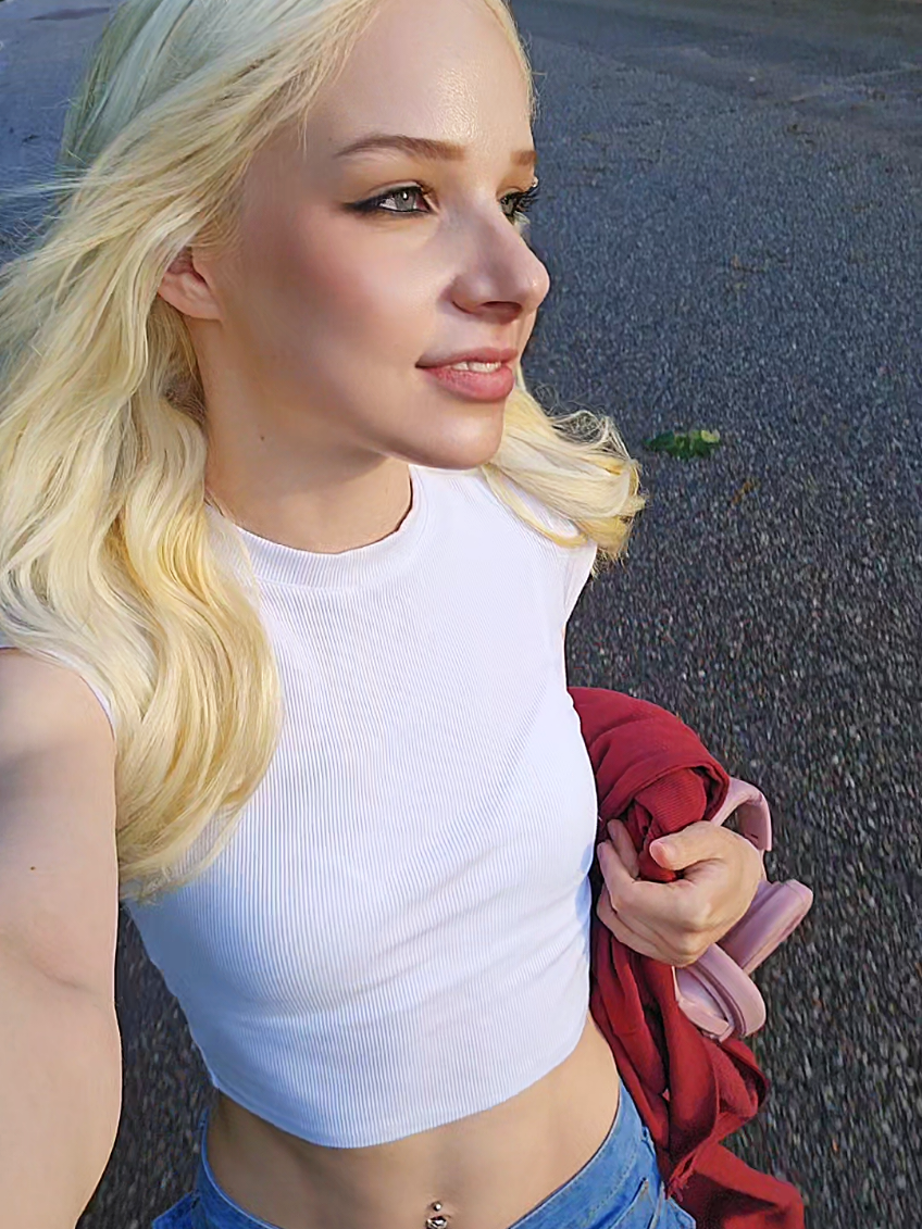 @Lilie De Lorimier