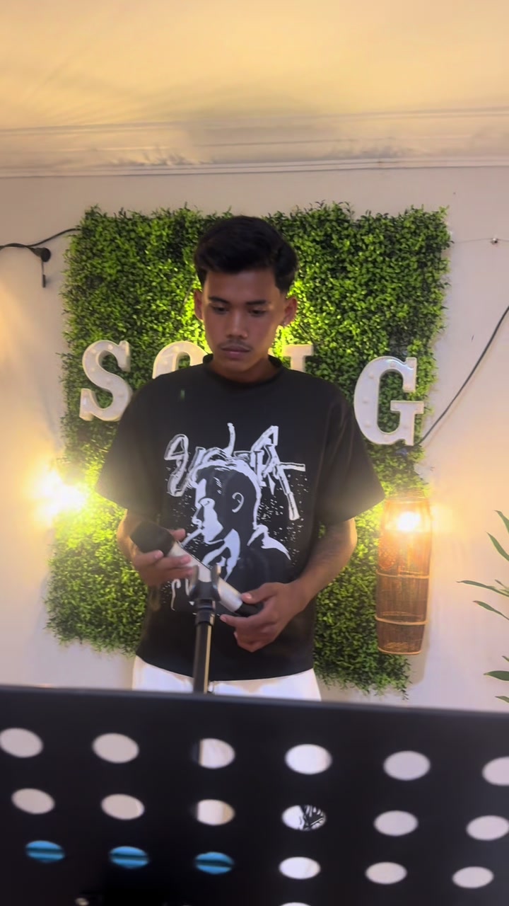 @R&hellip;🦅
