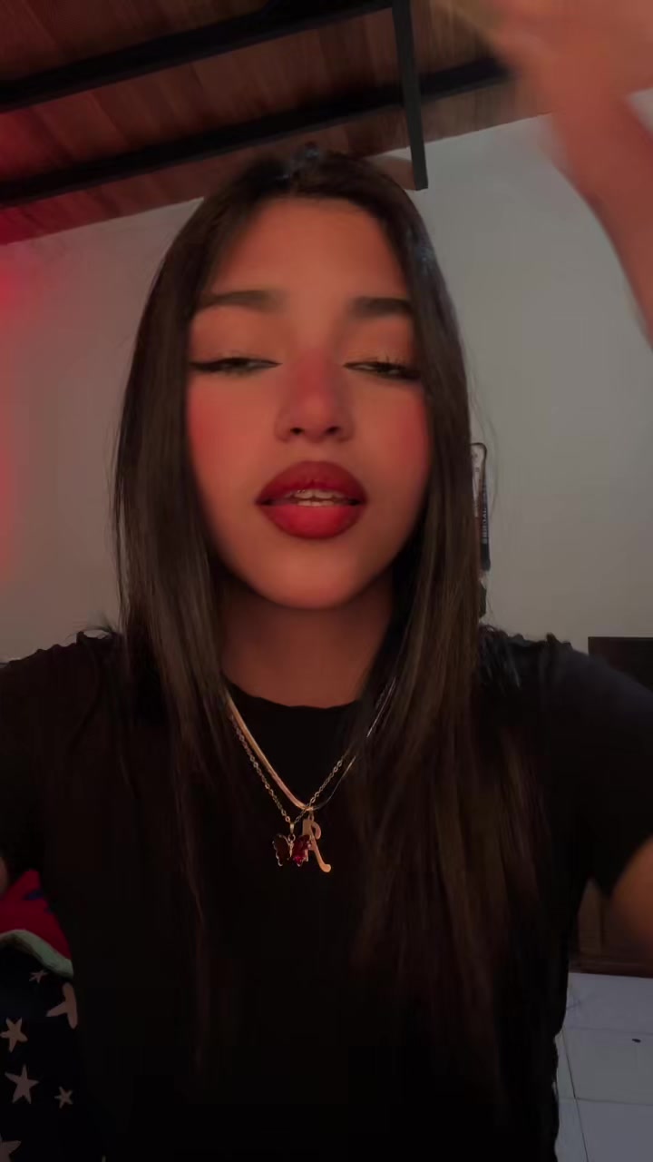 @Andreaa🦋
