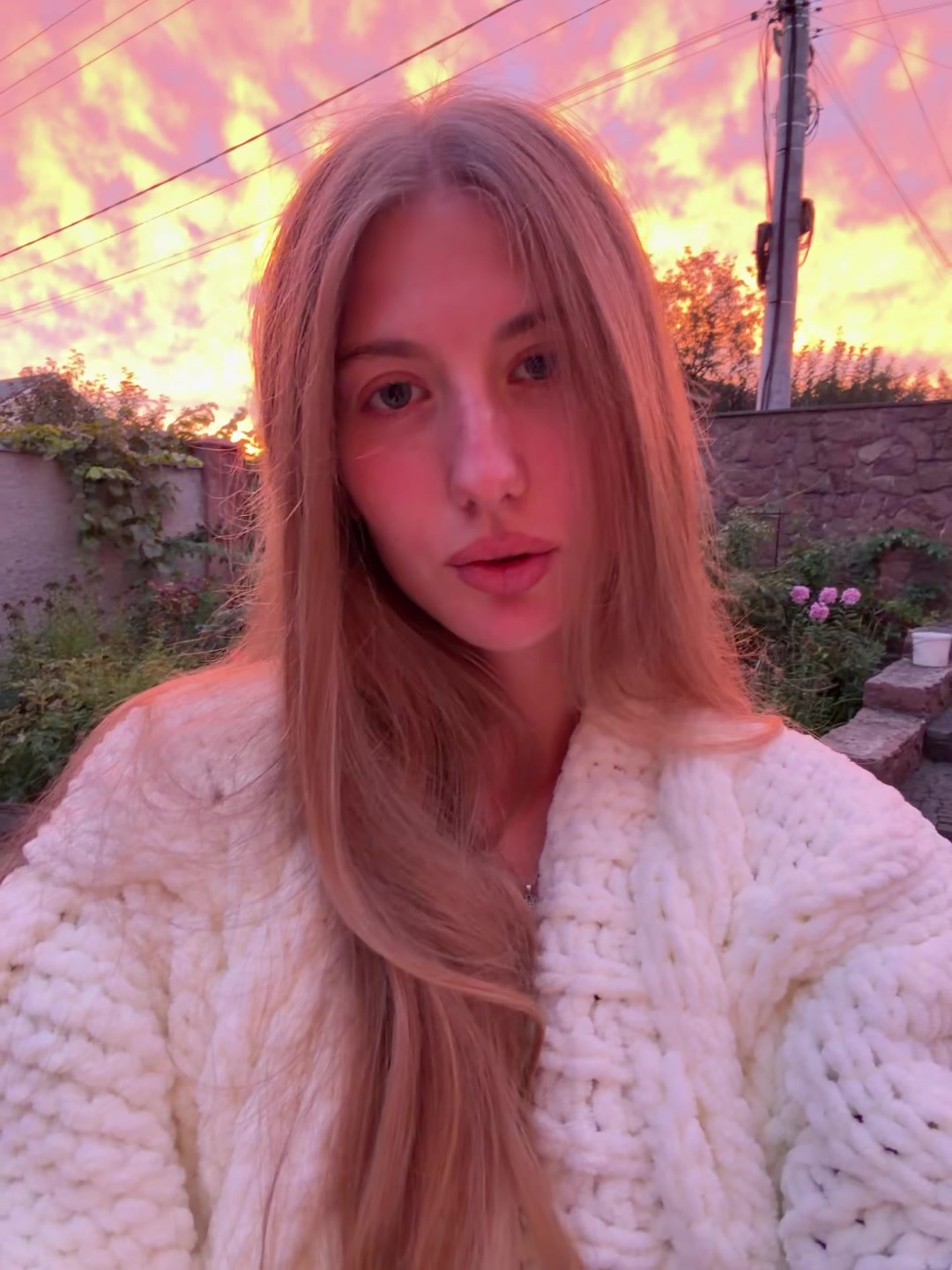 @Blondinka