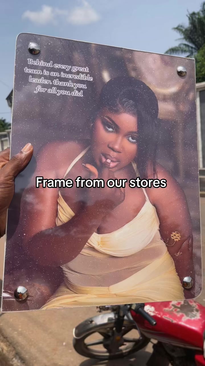 @Victor Graphics and Frames 🖼️